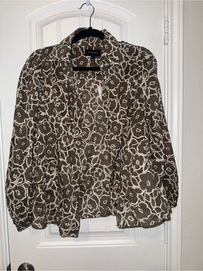 Banana Republic Olive and White Floral‎ Button-Down Blouse cottagecore coquette
